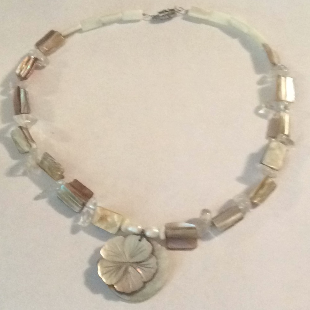 Mother of pearl and quartz necklace